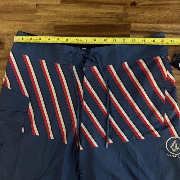 VOLCOM Manic 2 Boardshorts 20" Printed Stretch Swim Trunks Size 31 Beach Pool - Picture 3 of 9
